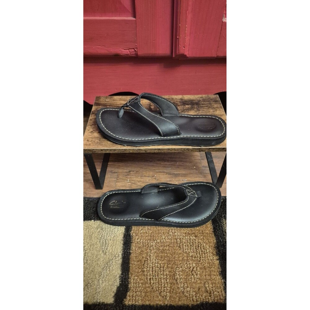 Clarks Womens 8 Black Leather Thong Sandals White Contrast Stitching Comfort EUC